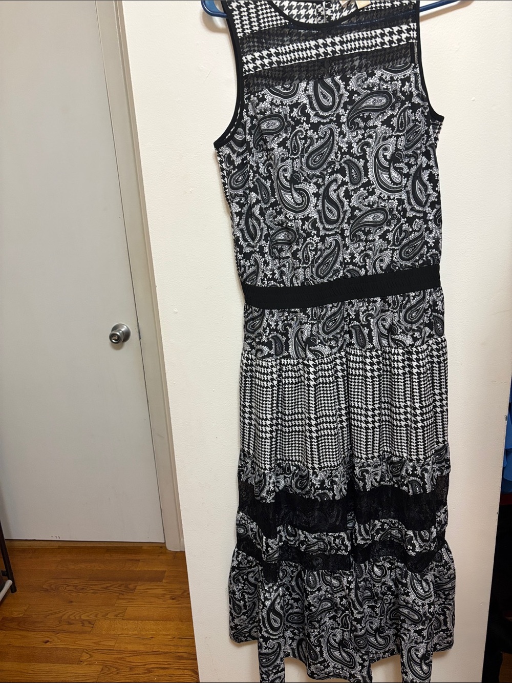 Michael Kors Black & White Paisley Mix Printed Sleeveless Dress